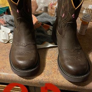 NWOT Justin Boots size 9B
